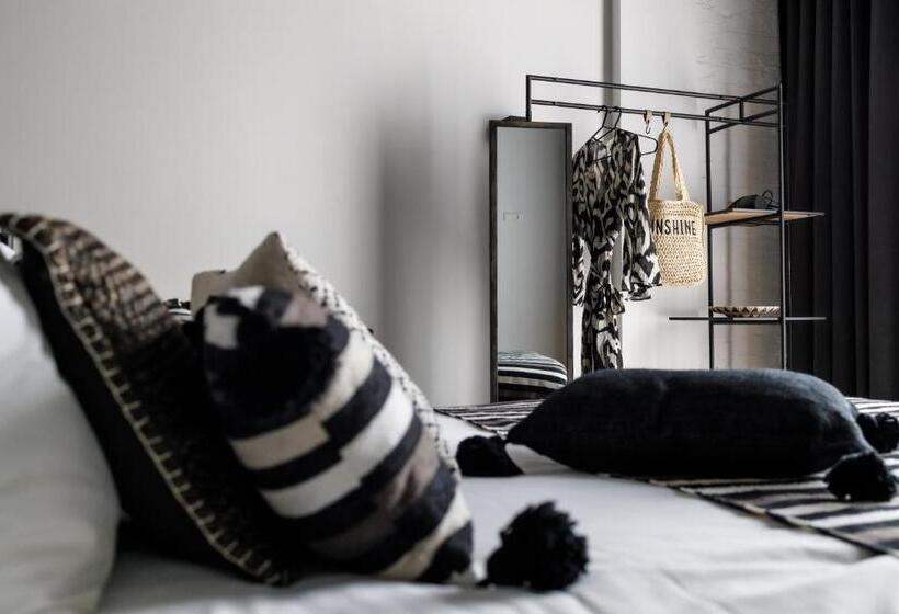 디럭스 룸, Kaserne Boutique