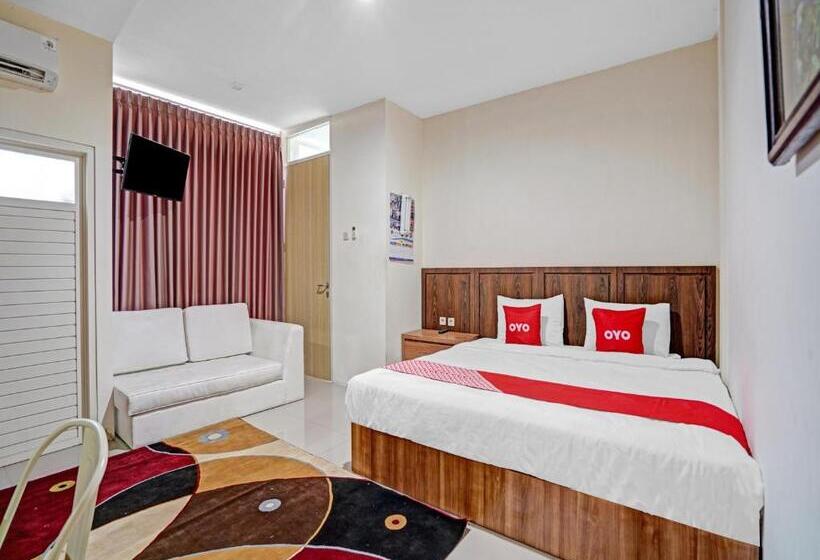 Стандартный Номер Кровать Кинг, Oyo 90794 Kostel Bunda Waru Syariah