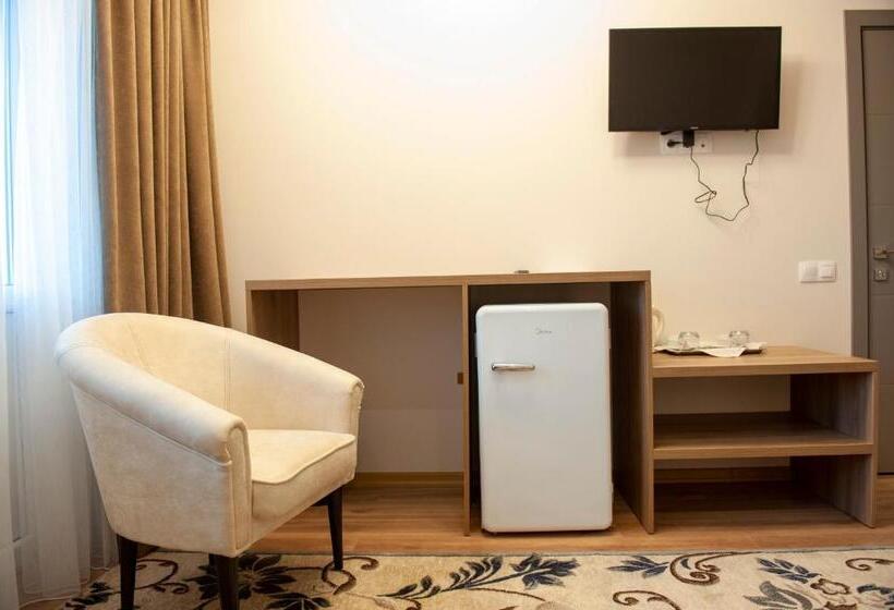 اتاق خانوادگی, Lotus Hotel Chisinau