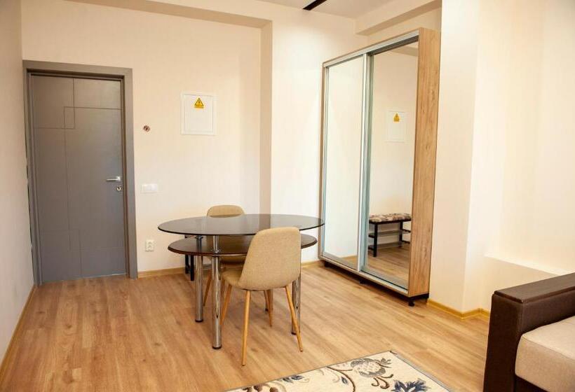 اتاق خانوادگی, Lotus Hotel Chisinau