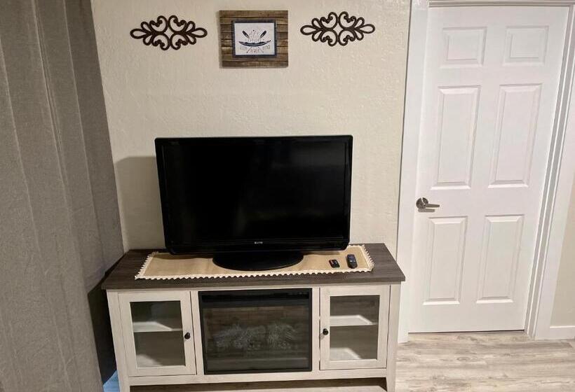 Номер Deluxe, 1,000 Springs Riverhouse