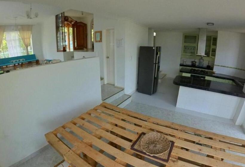 غرفة قياسية, Queen Elizabeth Natural Luxury