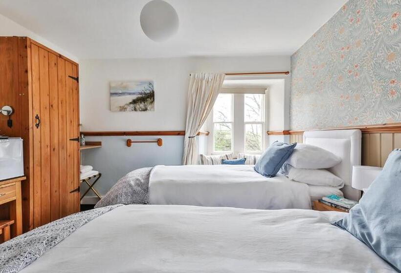 家庭套房, Swallows Nest Bed And Breakfast