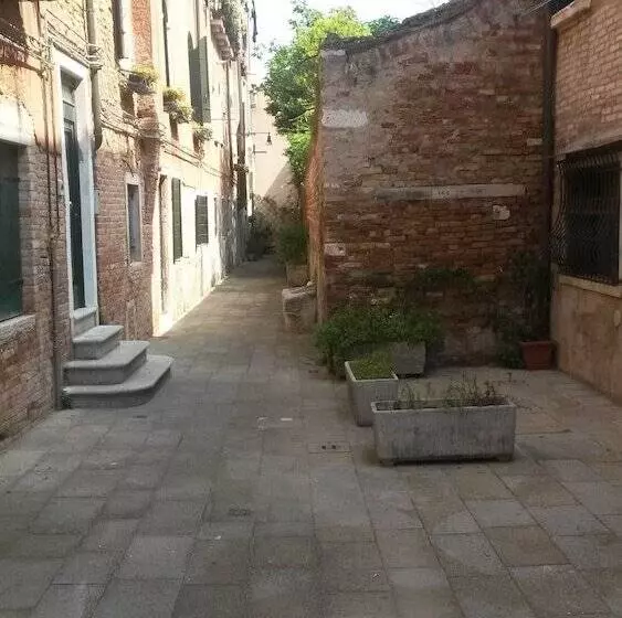اتاق استاندارد سه نفره, Locanda Ca' Del Brocchi