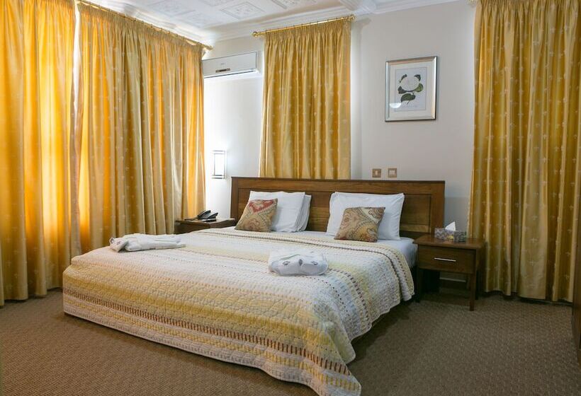 غرفة قياسية, Charleston