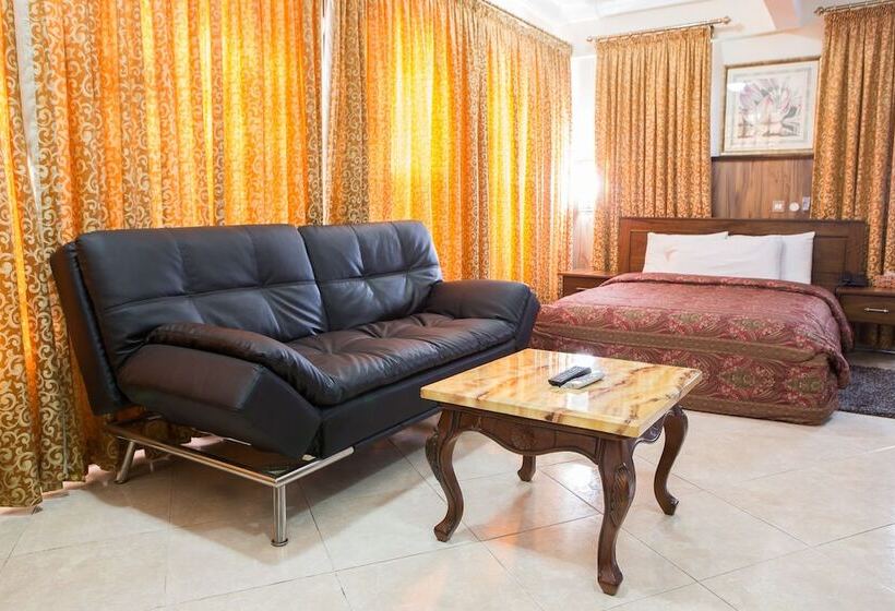 غرفة قياسية, Charleston