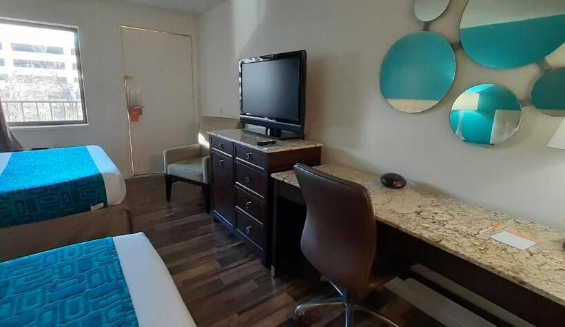 适合残疾人使用的标准间, Howard Johnson By Wyndham Downtown Reno