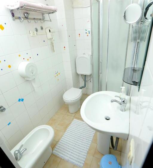 스탠다드 룸, Kaduku