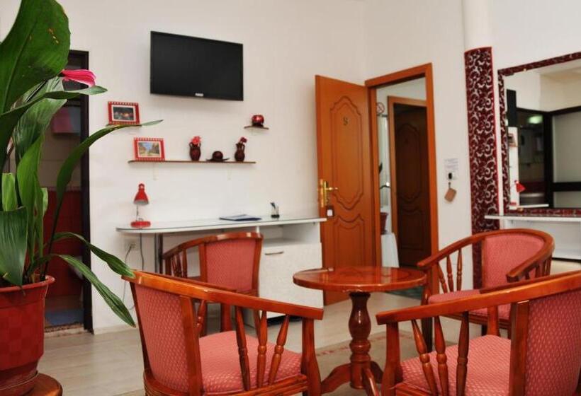 스탠다드 트리플 룸, Kaduku