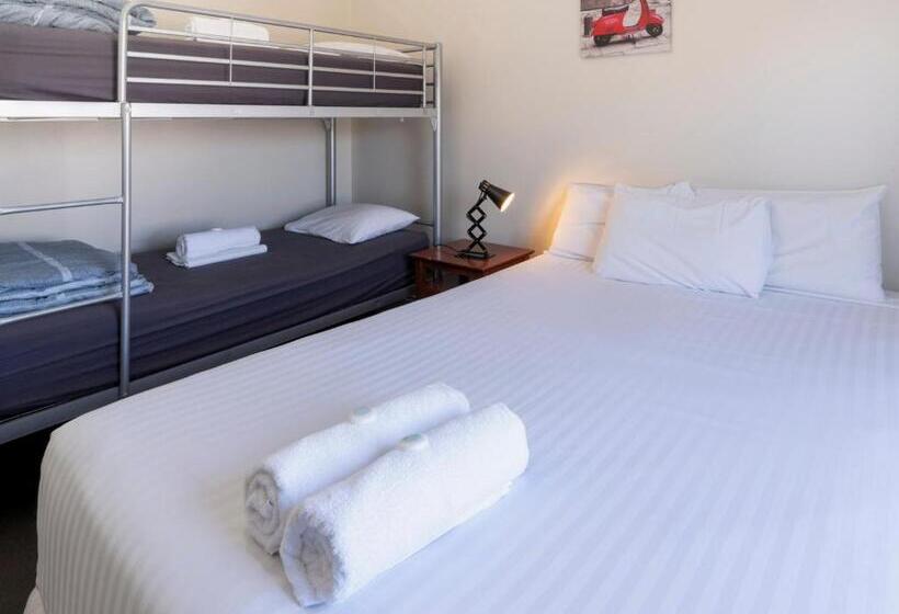 חדר משפחתי חדר אמבטיה משותף, Six Degrees Boutique