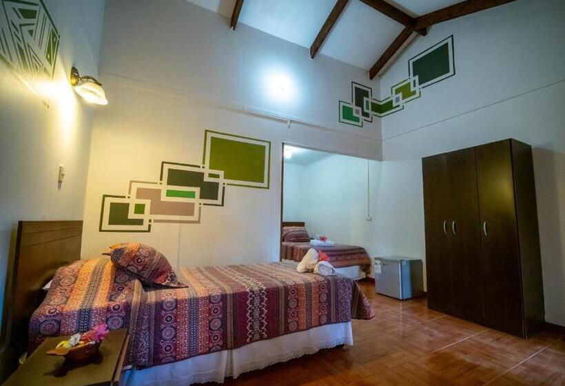 חדר לארבעה סטנדרטי עם נוף לגינה, Tupa