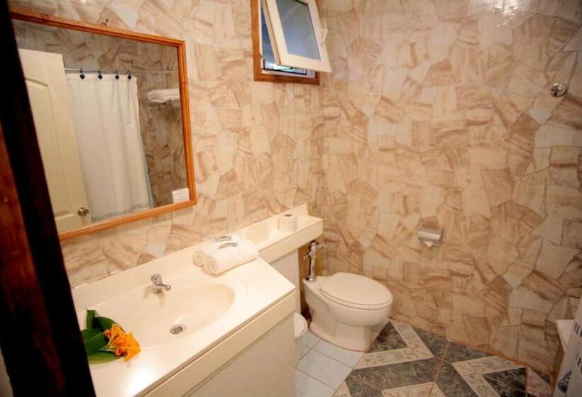 חדר לארבעה סטנדרטי עם נוף לגינה, Tupa