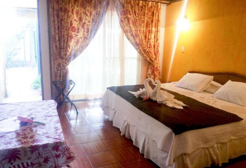 חדר לארבעה סטנדרטי עם נוף לגינה, Tupa