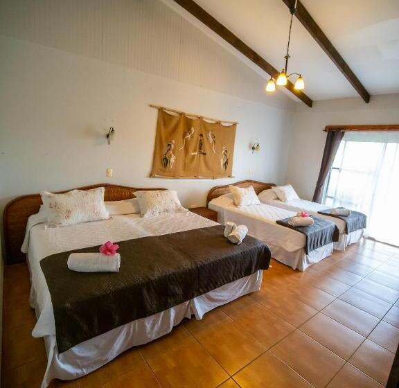 חדר סטנדרט לארבעה נוף לים, Tupa