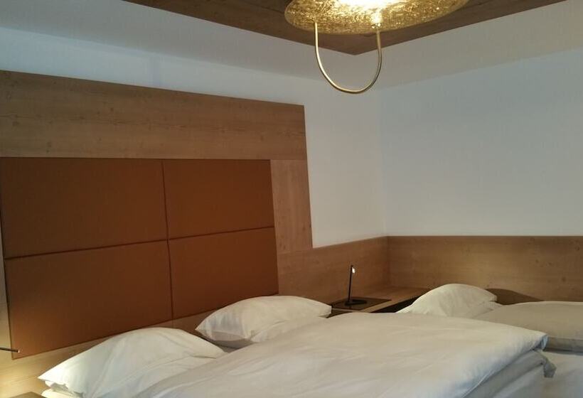 デラックストリプルルーム, Vergeiner