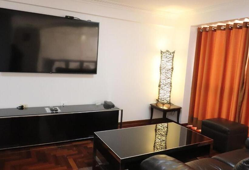 سوئیت با تخت بزرگ, Inkari Apart