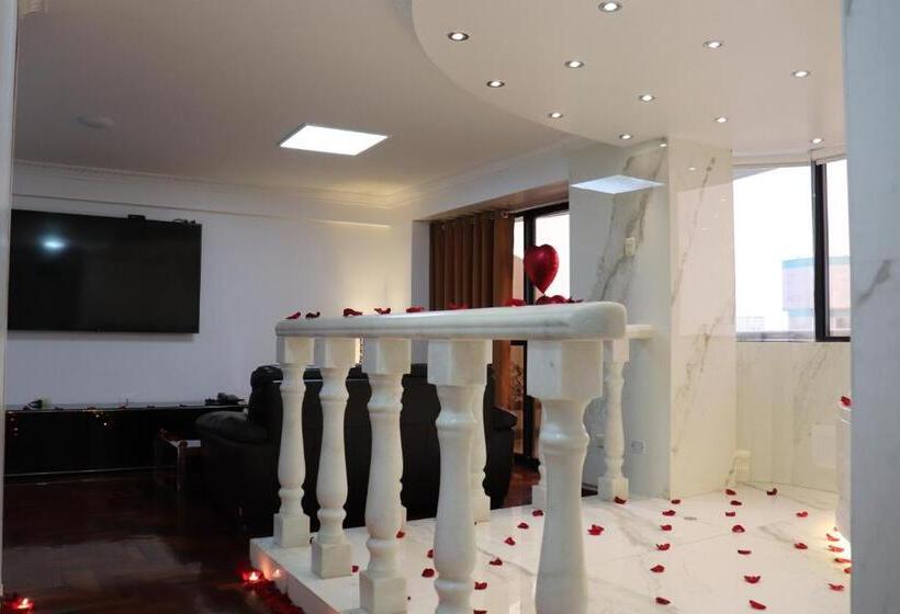 سوئیت با تخت بزرگ, Inkari Apart