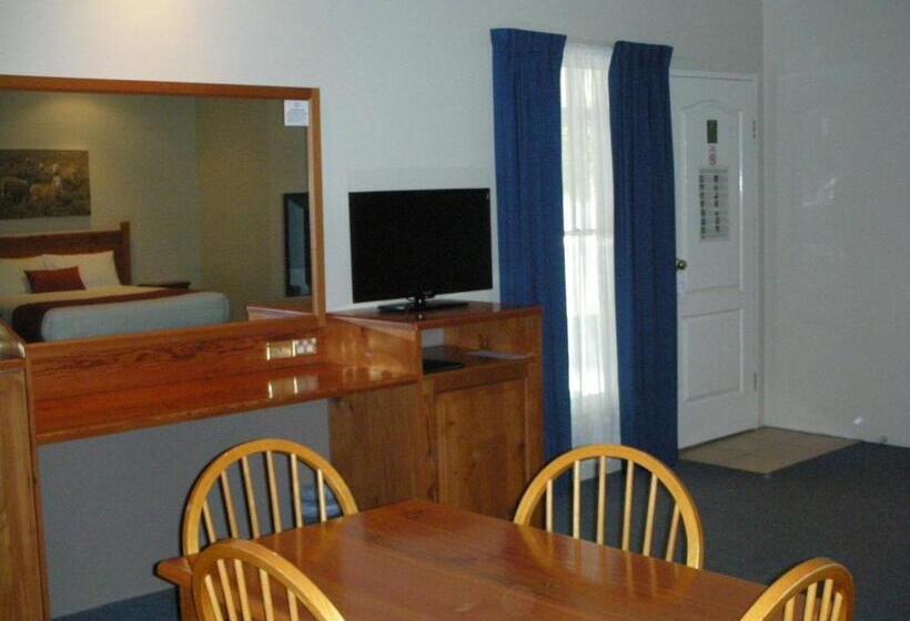 اتاق لوکس, Breakout Motor Inn