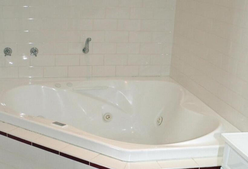 اتاق اجرایی, Breakout Motor Inn