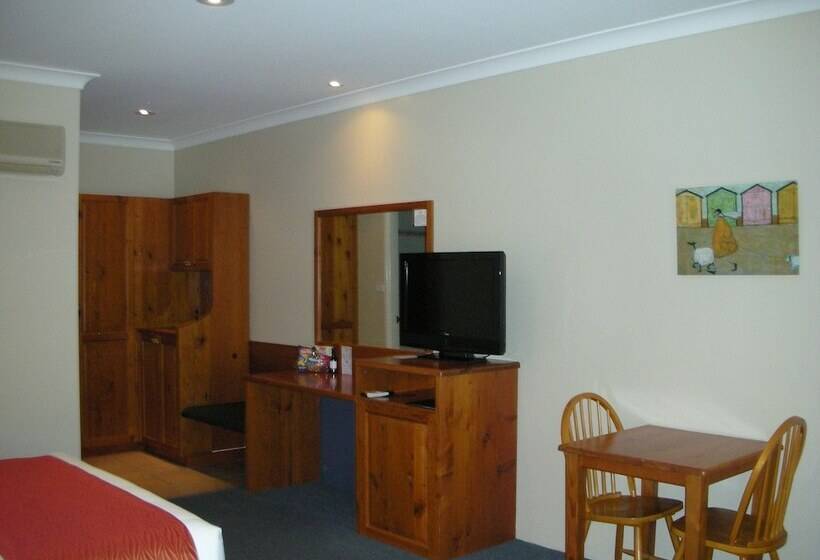 اتاق لوکس, Breakout Motor Inn