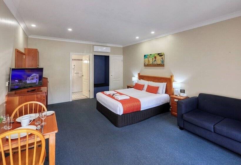 اتاق لوکس, Breakout Motor Inn