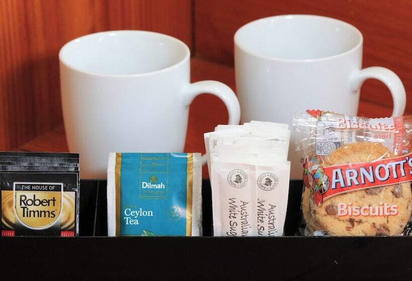 اتاق اجرایی, Breakout Motor Inn