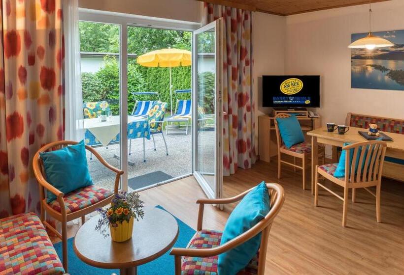 דירה בת חדר שינה 1 עם מרפסת, Barry Memle Directly At The Lake