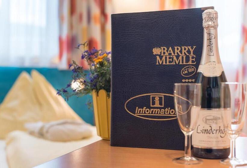 חדר סטנדרט עם מרפסת, Barry Memle Directly At The Lake