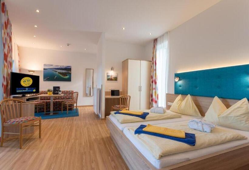 חדר סטנדרט עם מרפסת, Barry Memle Directly At The Lake