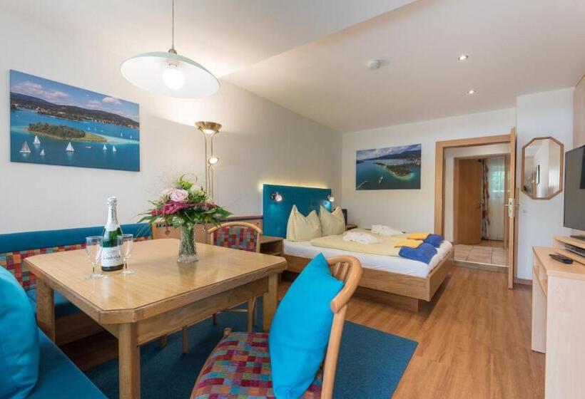 דירה בת חדר שינה 1 עם מרפסת, Barry Memle Directly At The Lake