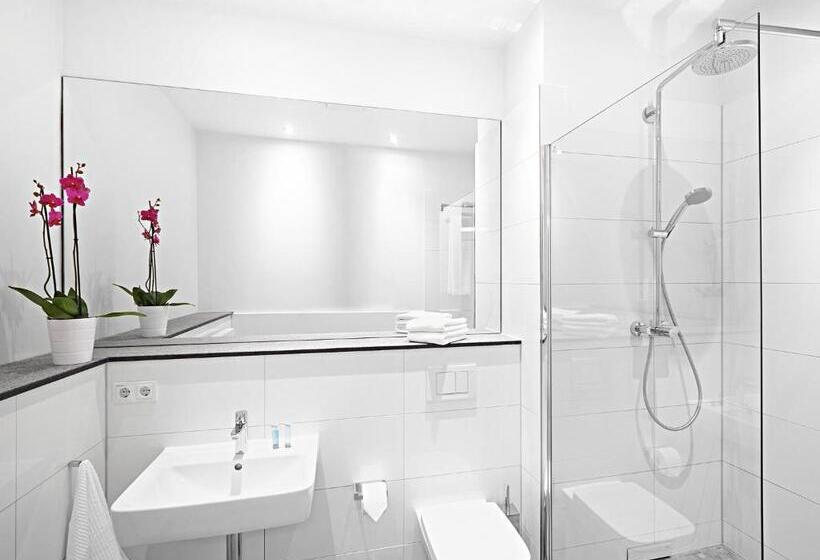 ペントハウススイート, The Red Apartments