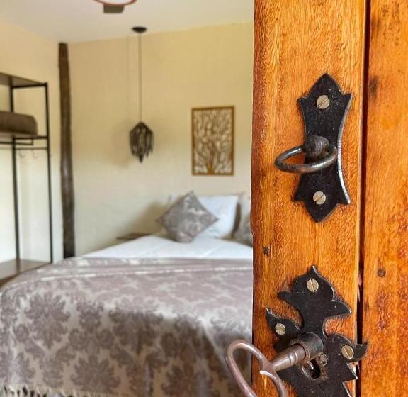 풀장 전망 스위트, Ellementares Guest House