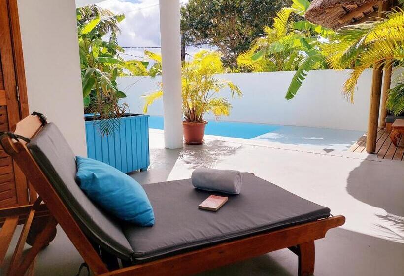 اتاق استاندارد با چشمانداز استخر, Les Terrasses Du Bénitier