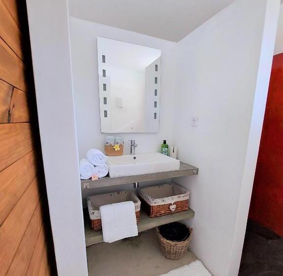 اتاق استاندارد سه تخته با چشمانداز استخر, Les Terrasses Du Bénitier