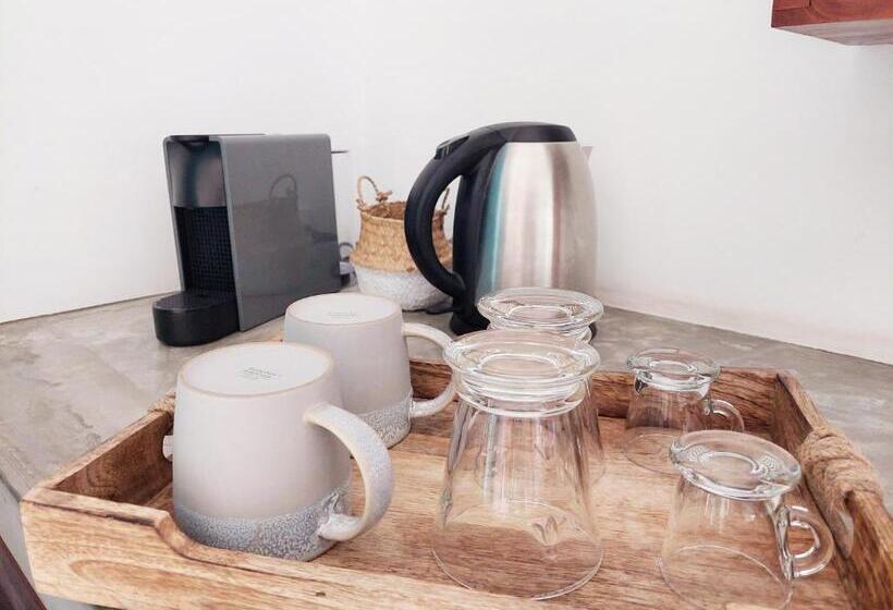 اتاق استاندارد سه تخته با چشمانداز استخر, Les Terrasses Du Bénitier