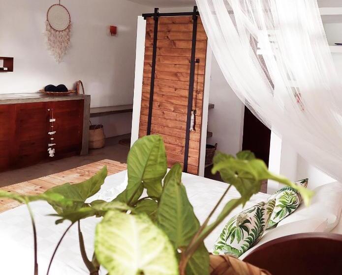 اتاق استاندارد سه تخته با چشمانداز استخر, Les Terrasses Du Bénitier