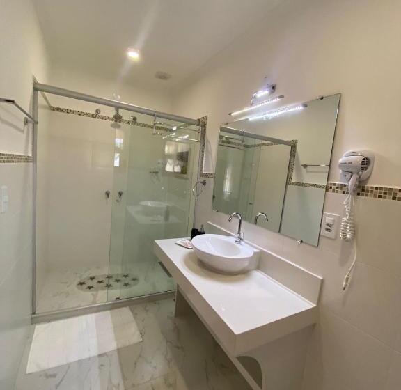 חדר קומפורט לשלושה, Pousada Antígona