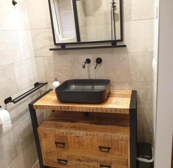 Pokój Deluxe, The Walnut Tree