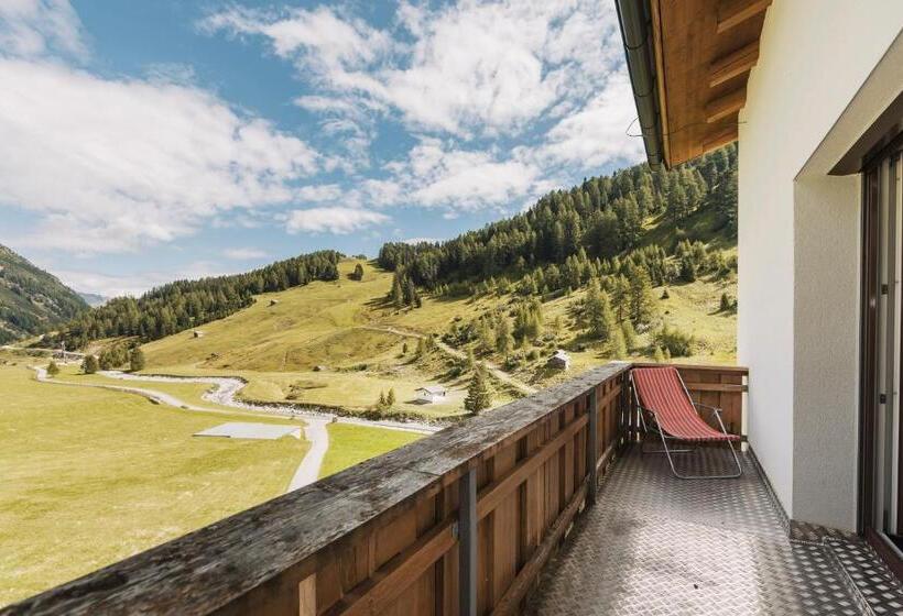 バルコニー付きスタンダードルーム, Berghotel Bodenalpe