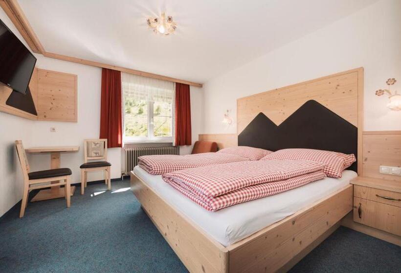 バルコニー付きスタンダードルーム, Berghotel Bodenalpe