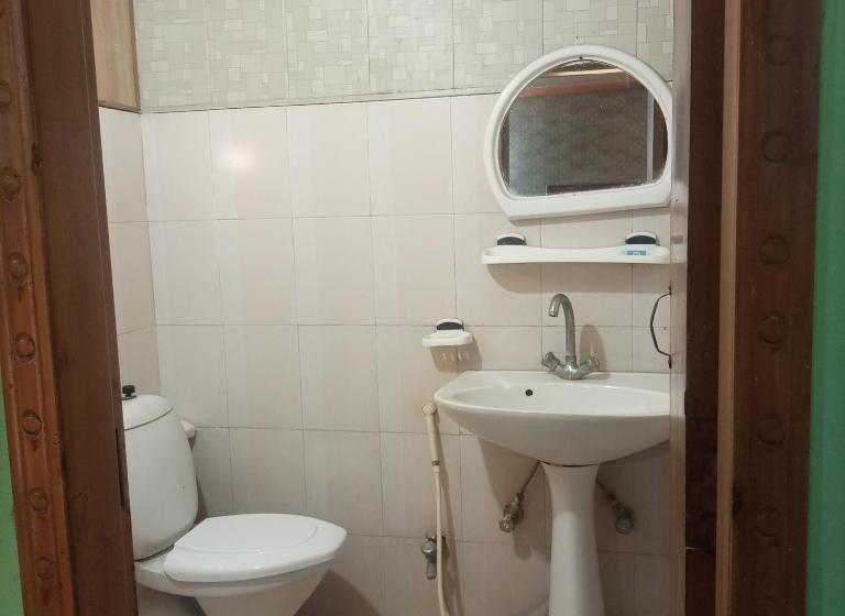 اتاق اکونومی, Super Seven