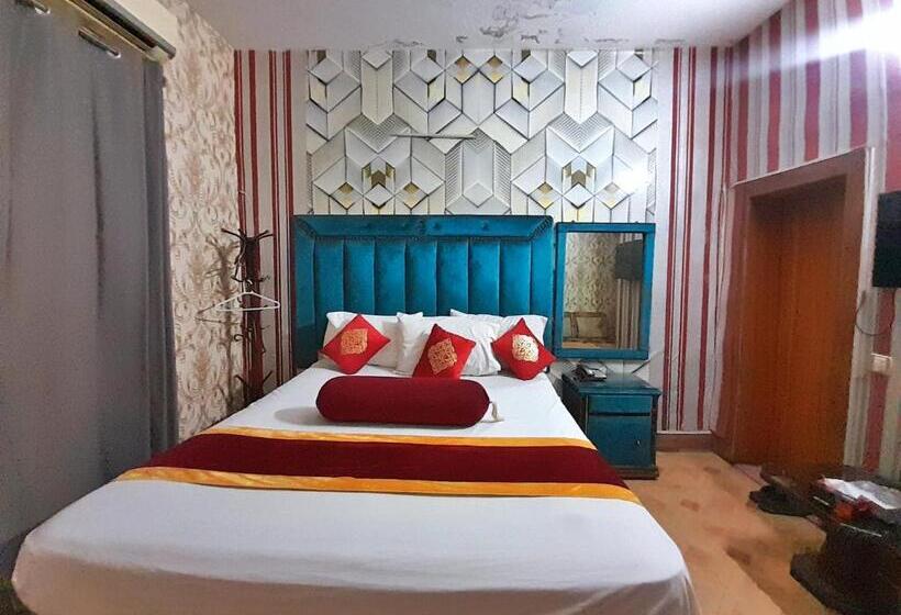 اتاق اکونومی, Super Seven