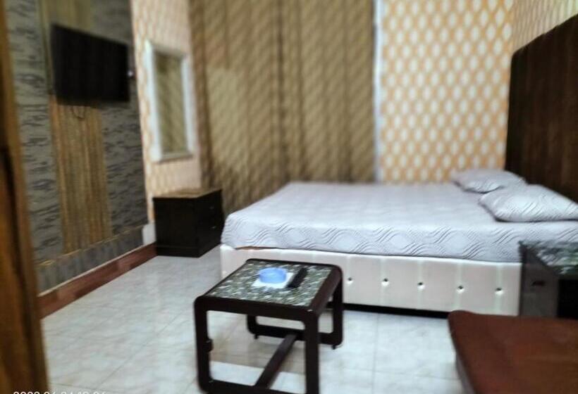 اتاق اکونومی, Super Seven