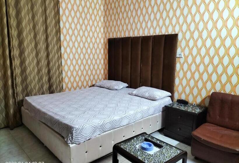 اتاق اکونومی, Super Seven