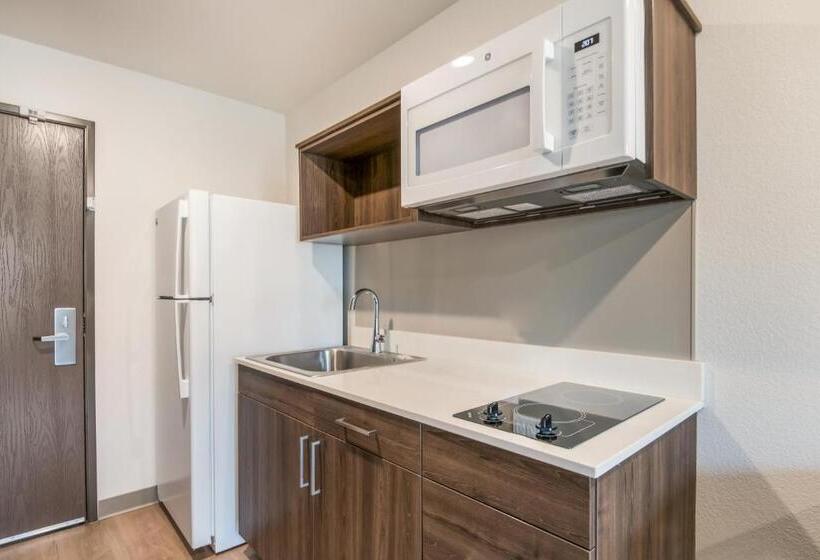 جناح, Woodspring Suites Broomfield Westminster