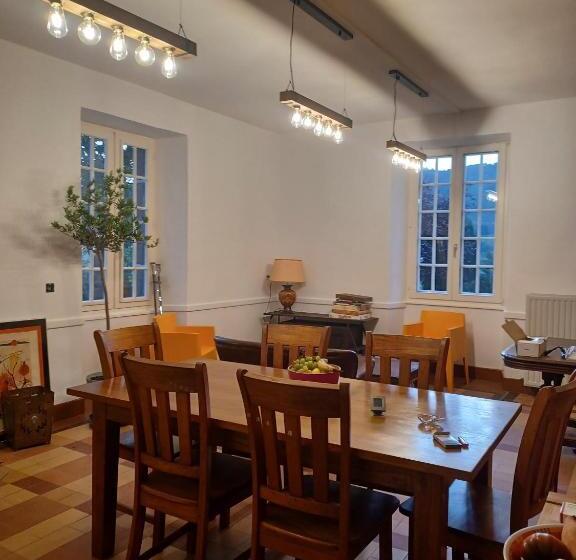 جناح عائلي, La Grange De Lily