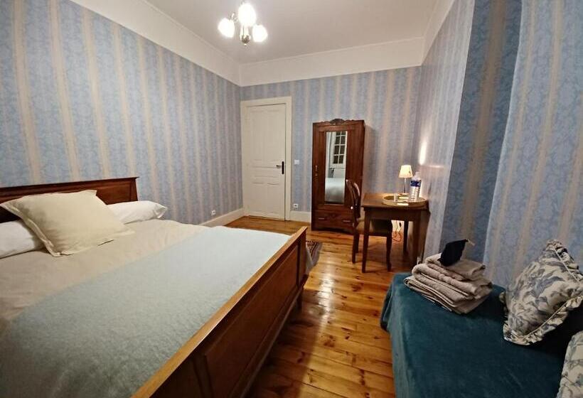 غرفة قياسية مع حمام خارجي, La Grange De Lily