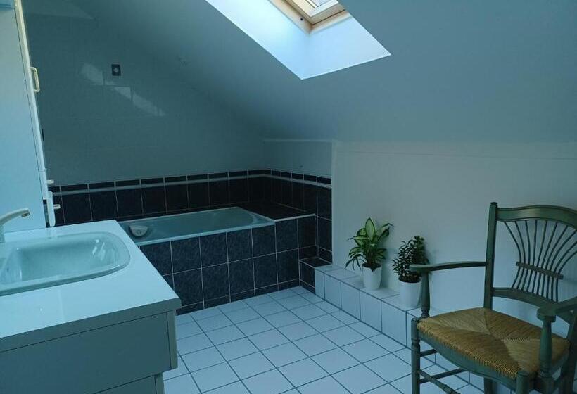 غرفة ديلوكس ثلاثية, La Grange De Lily