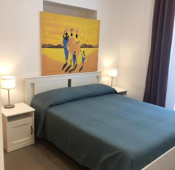 דירת חדר, La Maison Della Torre