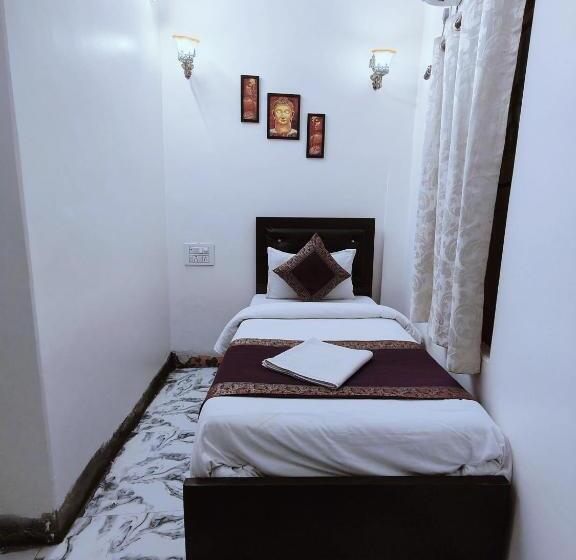 Номер Deluxe Одноместный, Shanti Inn